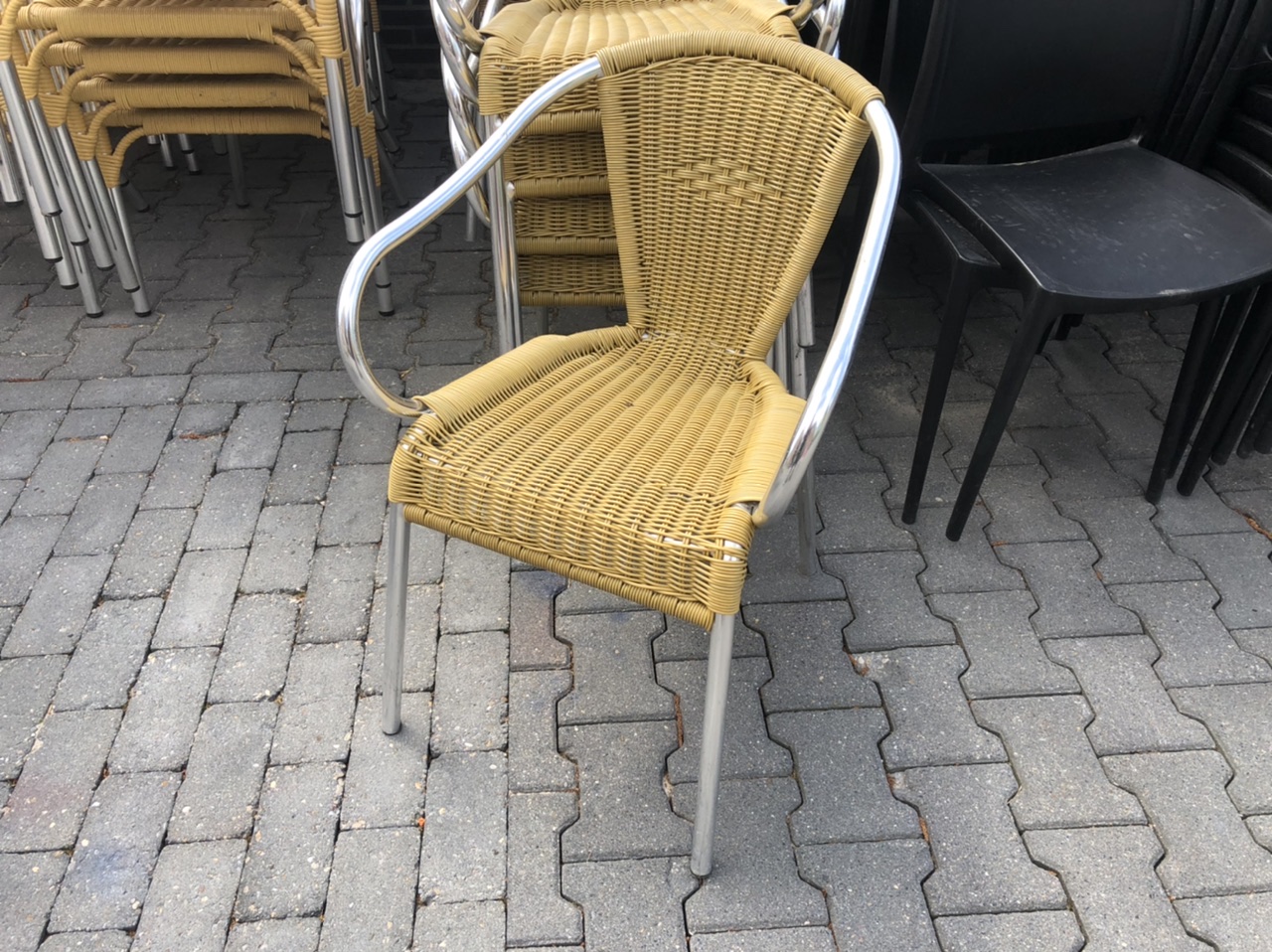 De parel horeca meubilair outdoor terras stoelen terrasstoelen apeldoorn zutphen ugchelen wenum wiesel vaassen epe emst 